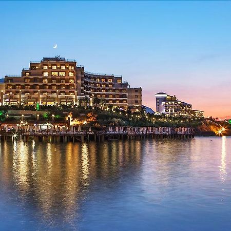 Merit Royal Hotel & Casino Karavas  外观 照片