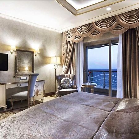 Merit Royal Hotel & Casino Karavas  外观 照片