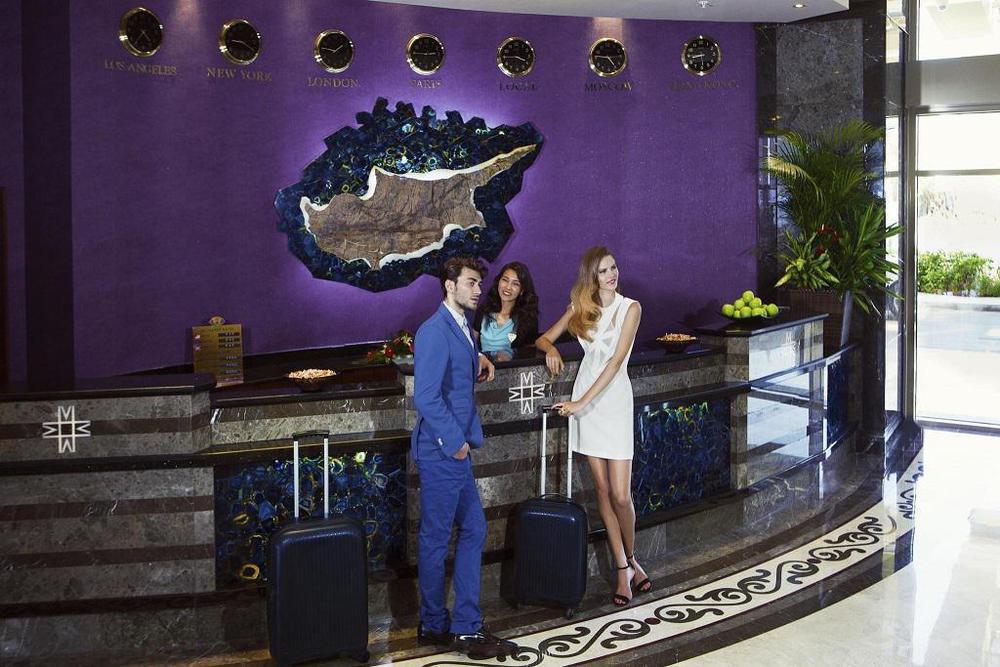 Merit Royal Hotel & Casino Karavas  外观 照片