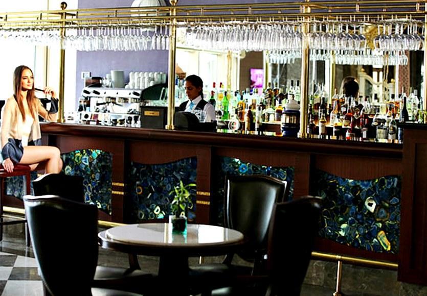 Merit Royal Hotel & Casino Karavas  外观 照片