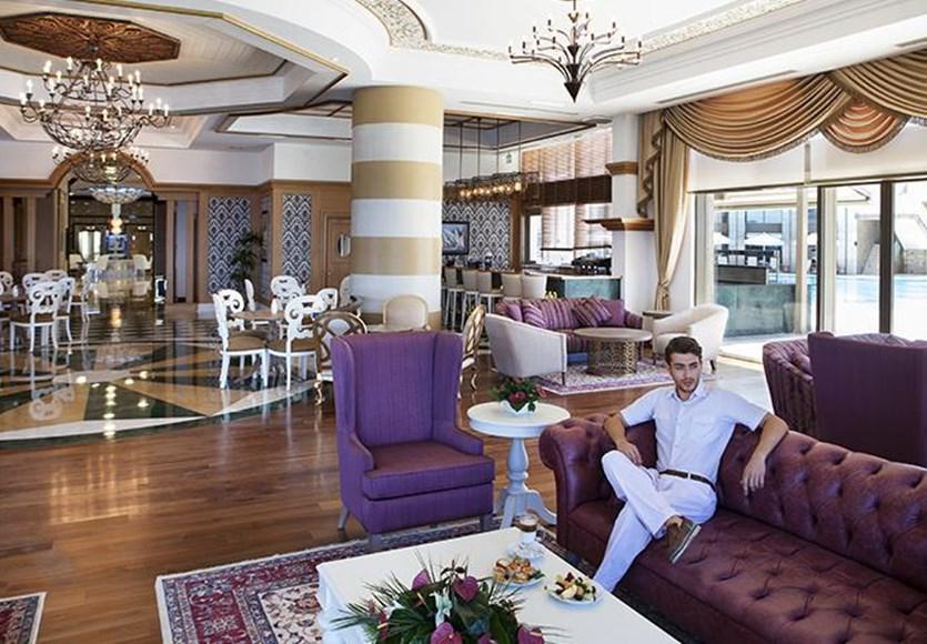 Merit Royal Hotel & Casino Karavas  外观 照片
