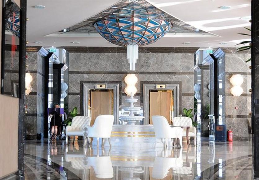 Merit Royal Hotel & Casino Karavas  外观 照片