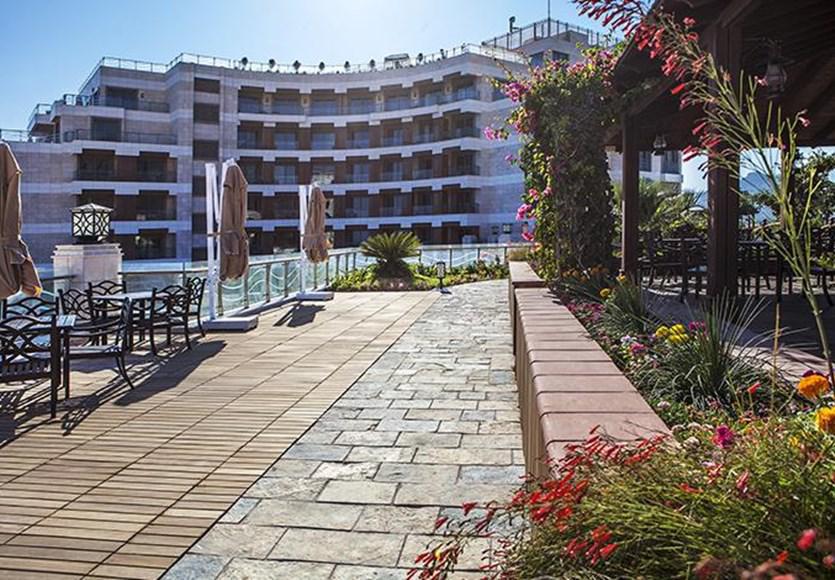Merit Royal Hotel & Casino Karavas  外观 照片