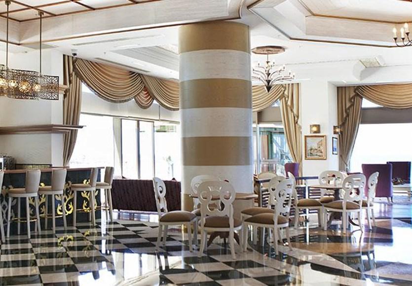 Merit Royal Hotel & Casino Karavas  外观 照片