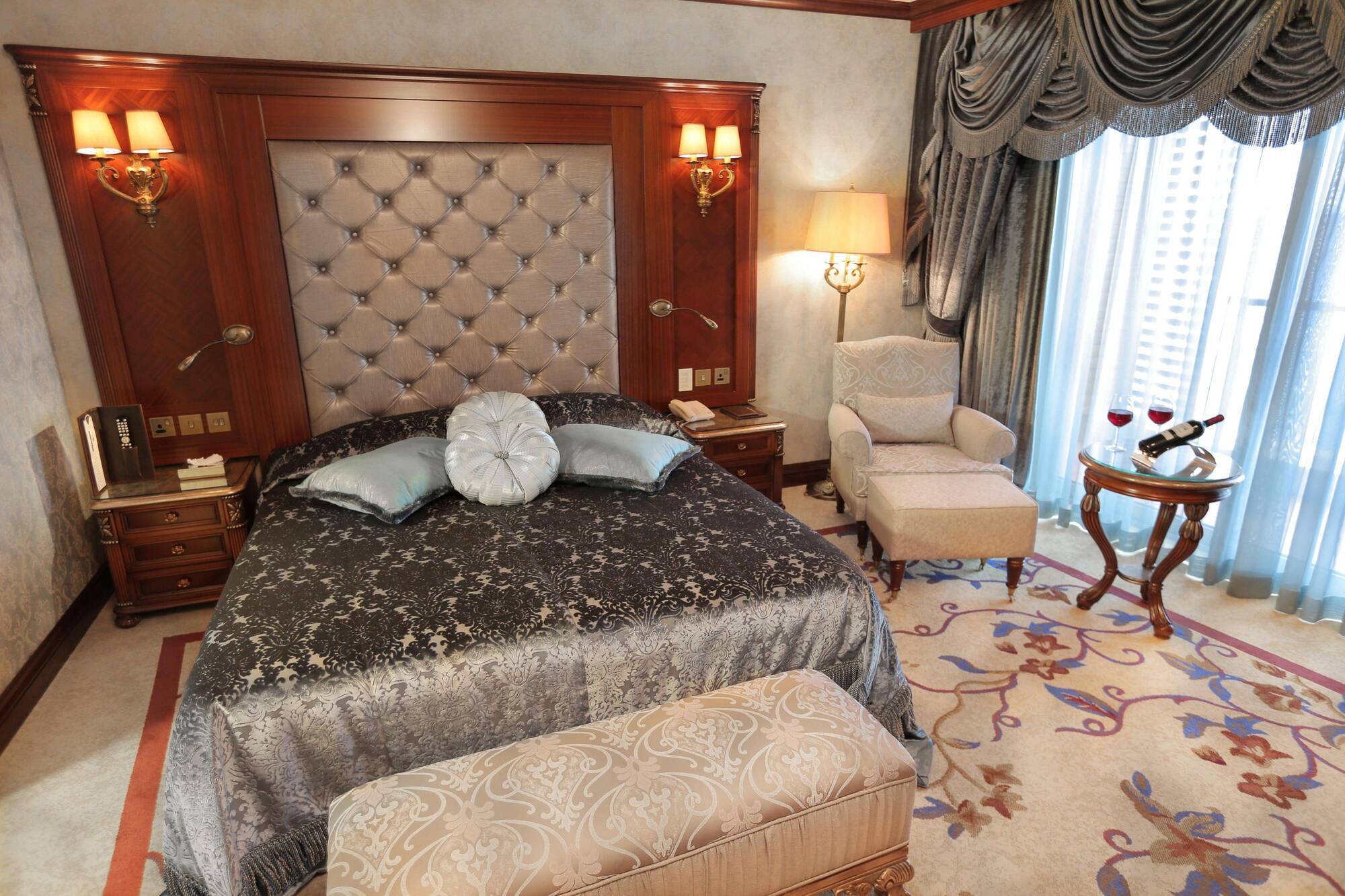 Merit Royal Hotel & Casino Karavas  外观 照片