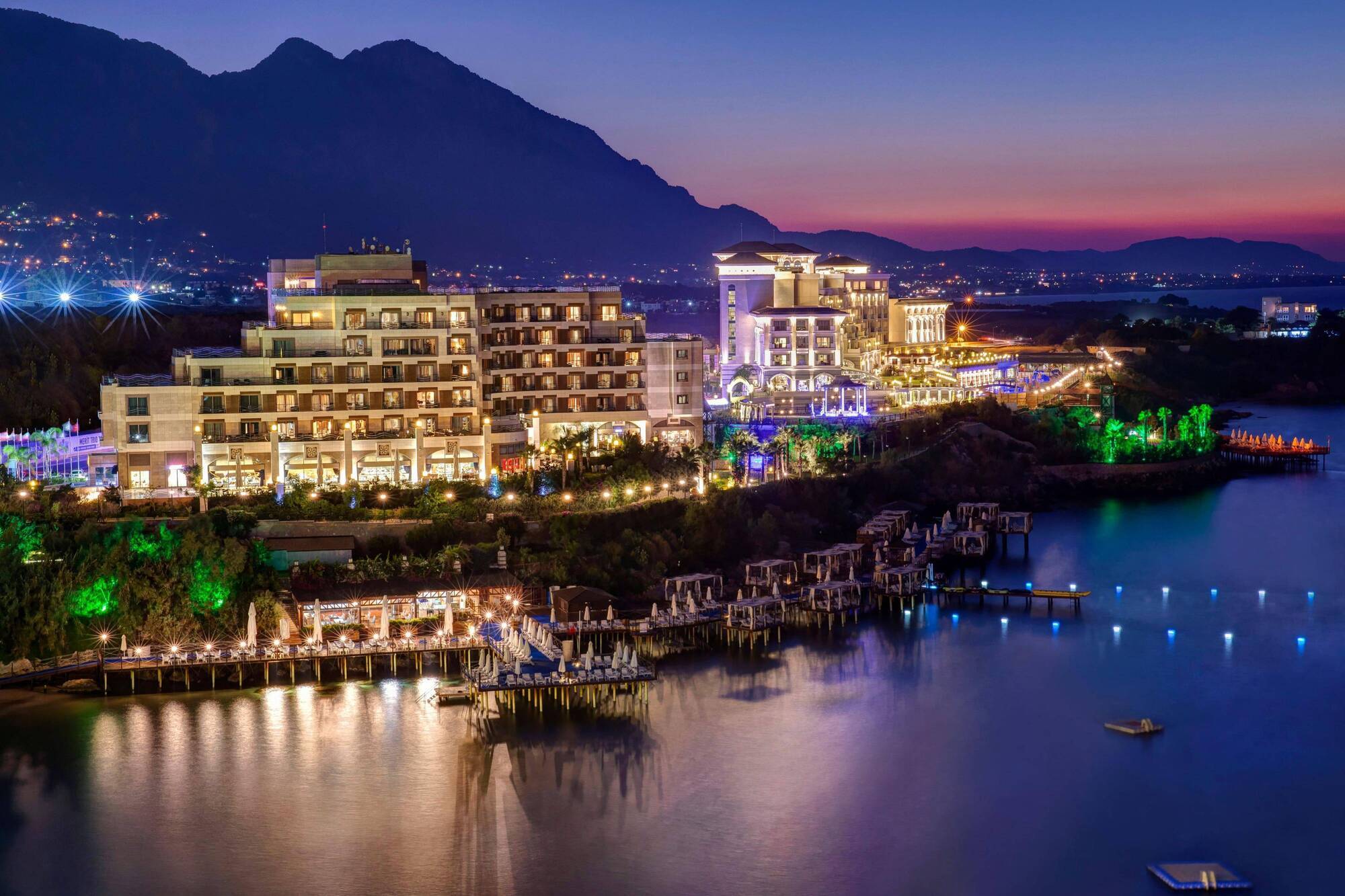 Merit Royal Hotel & Casino Karavas  外观 照片